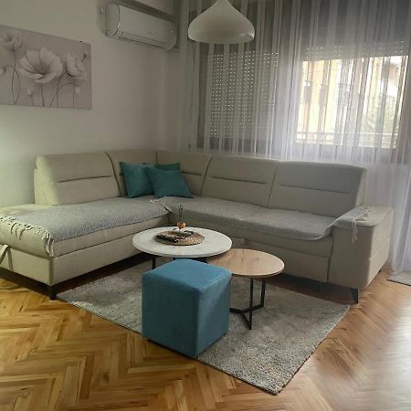Modern Reality Apartment Kumanovo Bagian luar foto