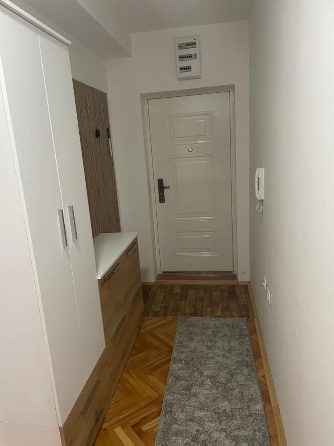 Modern Reality Apartment Kumanovo Bagian luar foto