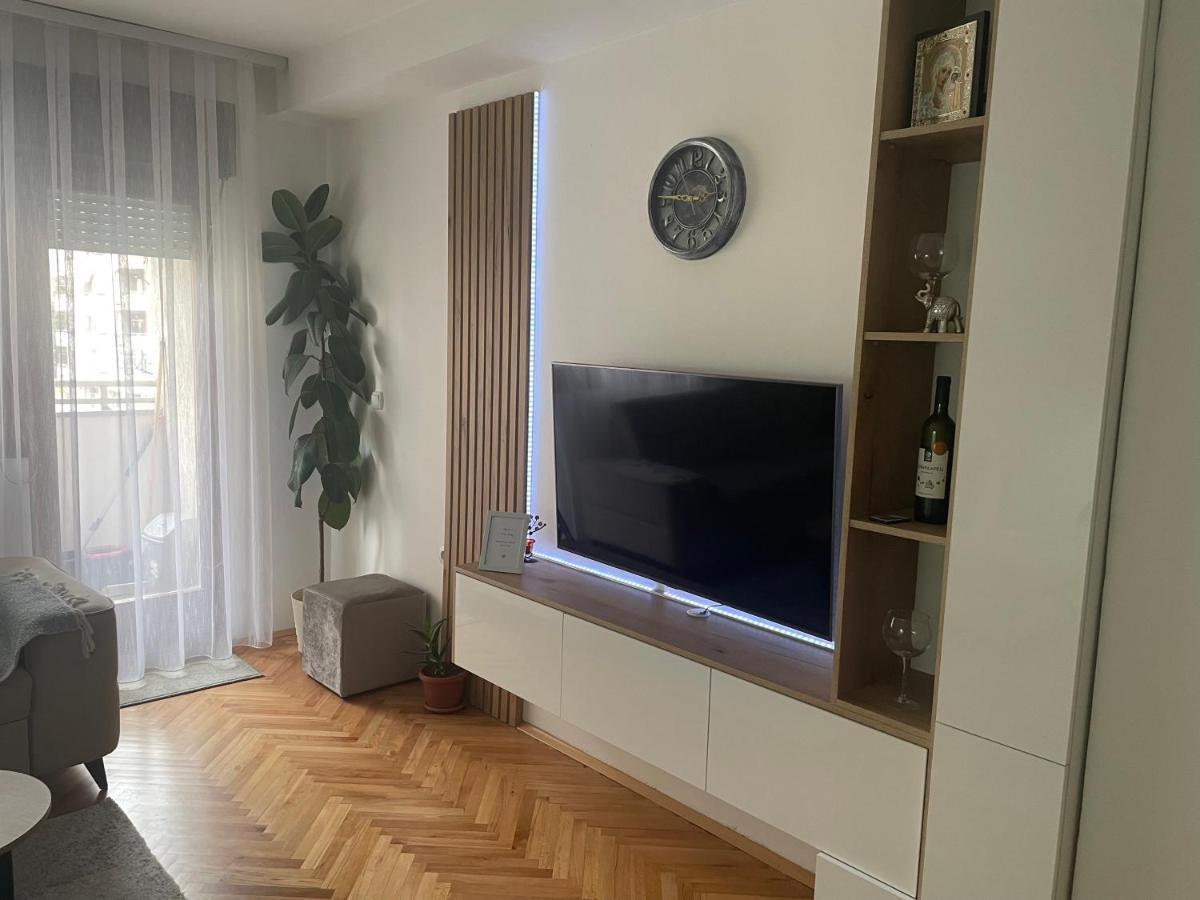 Modern Reality Apartment Kumanovo Bagian luar foto